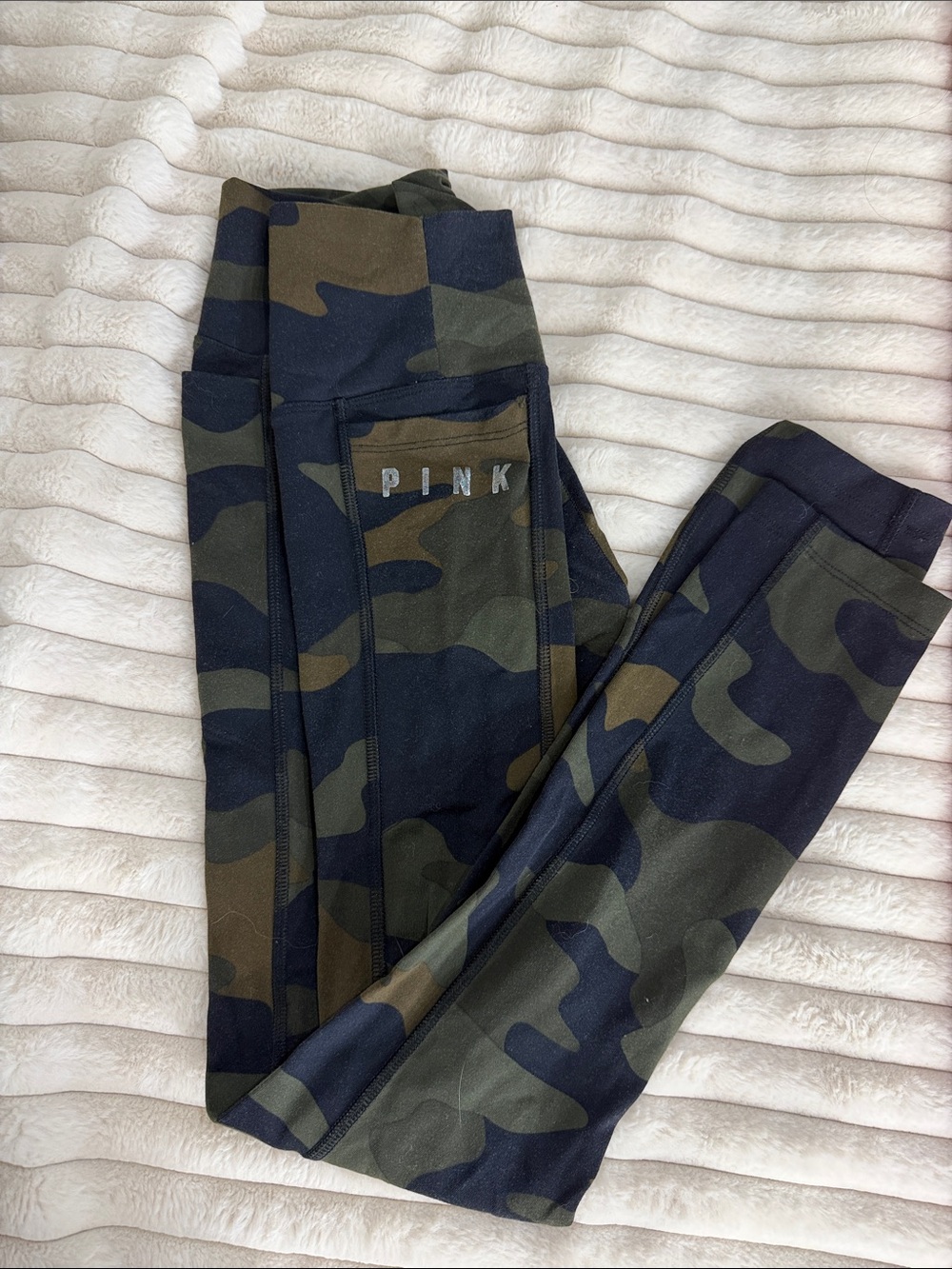 PINK Victoria's Secret Girls' Camo Leggings in Green and Black